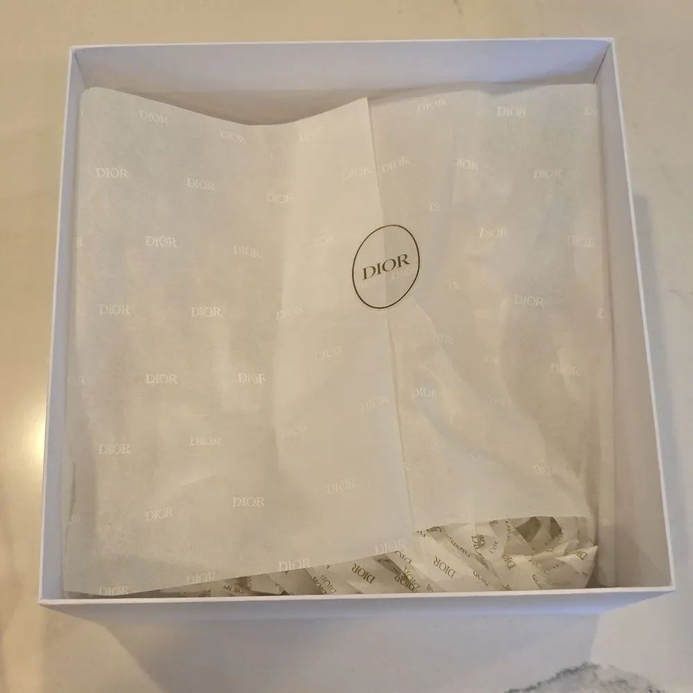 DIOR Gift Box Gold - Picture 3 of 6
